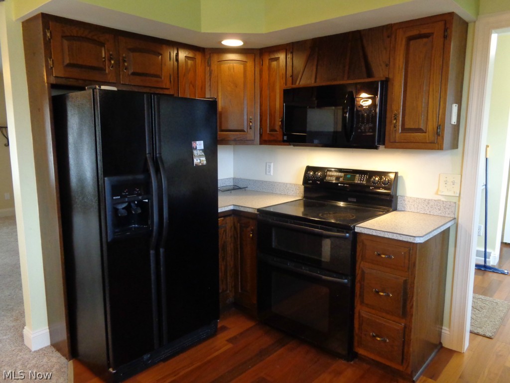 1208 Taylor Road Sandusky, OH 44870 - Photo 4 of 18 View #1 of the fully applianced kitchen, lots of counter and cabinet space.