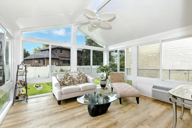 $625,000 | 3835 Huntington Boulevard, Hoffman Estates, IL 60192