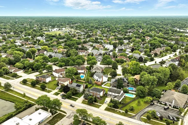 $625,000 | 3835 Huntington Boulevard, Hoffman Estates, IL 60192