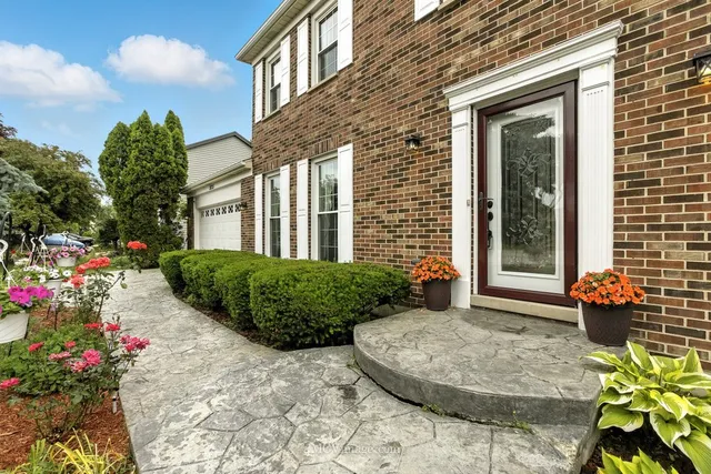 $625,000 | 3835 Huntington Boulevard, Hoffman Estates, IL 60192