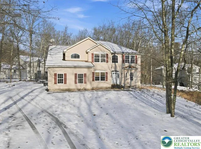 $314,990 | 106 Swartsburo Drive, Tamiment, PA 18371