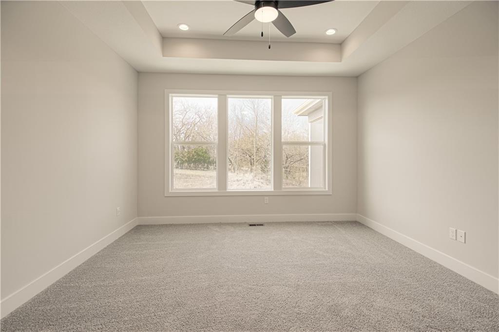 11544 North Olathe View Road Olathe, KS 66061 - Photo 17 of 49