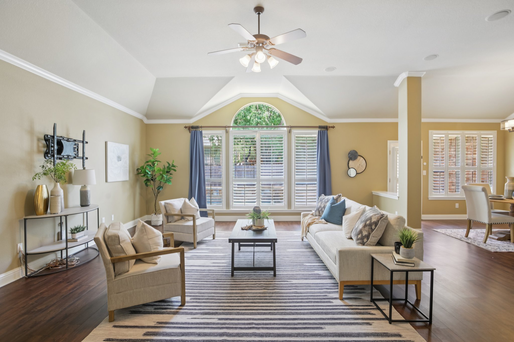 10525 Roy Butler Drive Austin, TX 78717 - Photo 4 of 40 Spacious Living Room perfect for entertaining