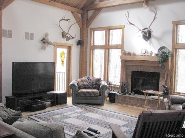 4625 37 Mile Road Romeo, MI 48065 - Photo 3 of 37 #3 Greatroom.jpg