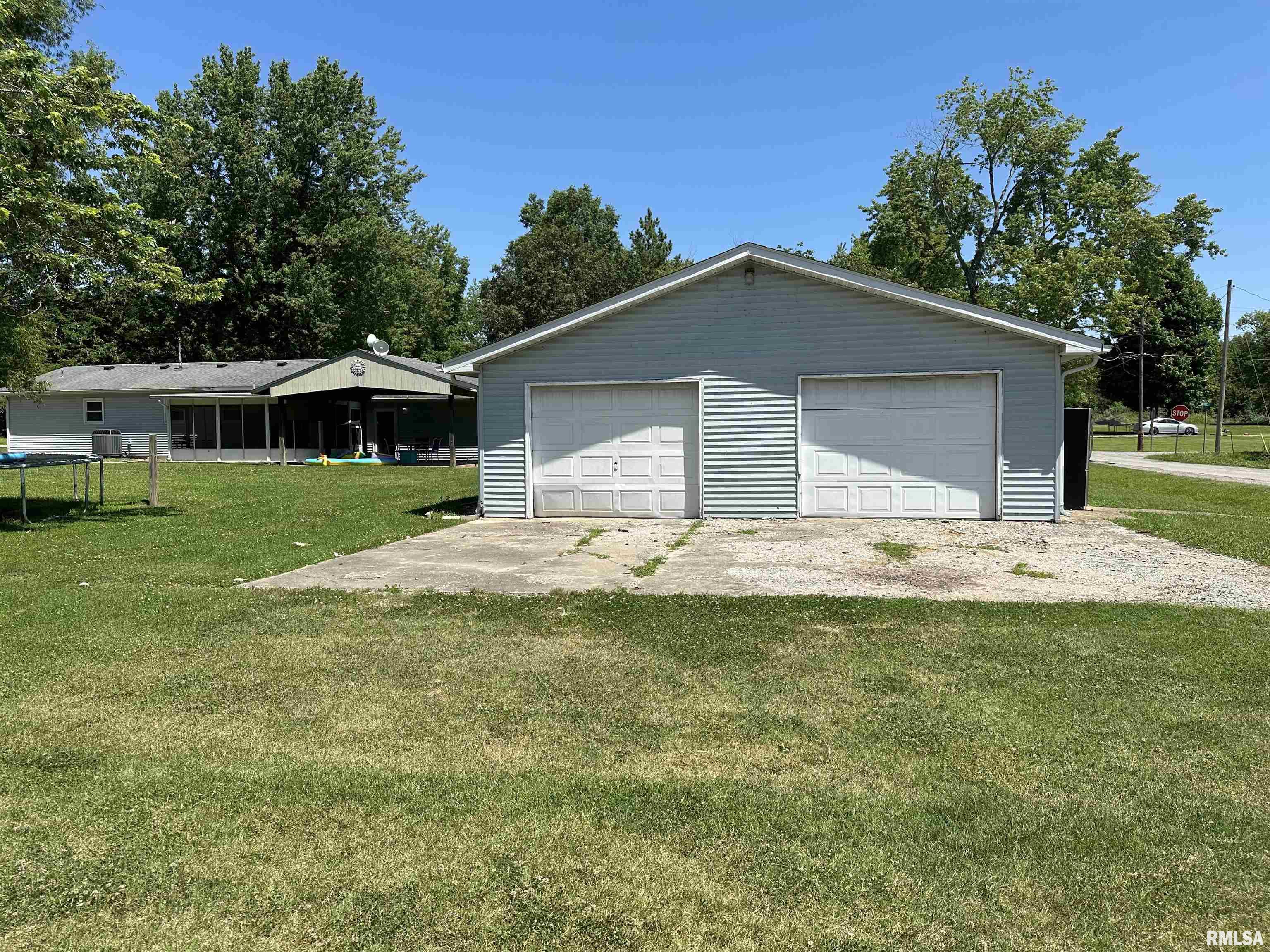 509 Berry Street Freeman Spur, IL 62841 - Photo 37 of 42