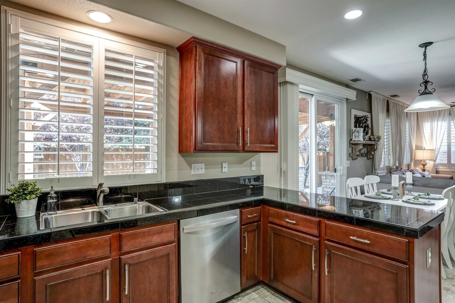 692 Blueberry Lane Madera, CA 93638 - Photo 14 of 43