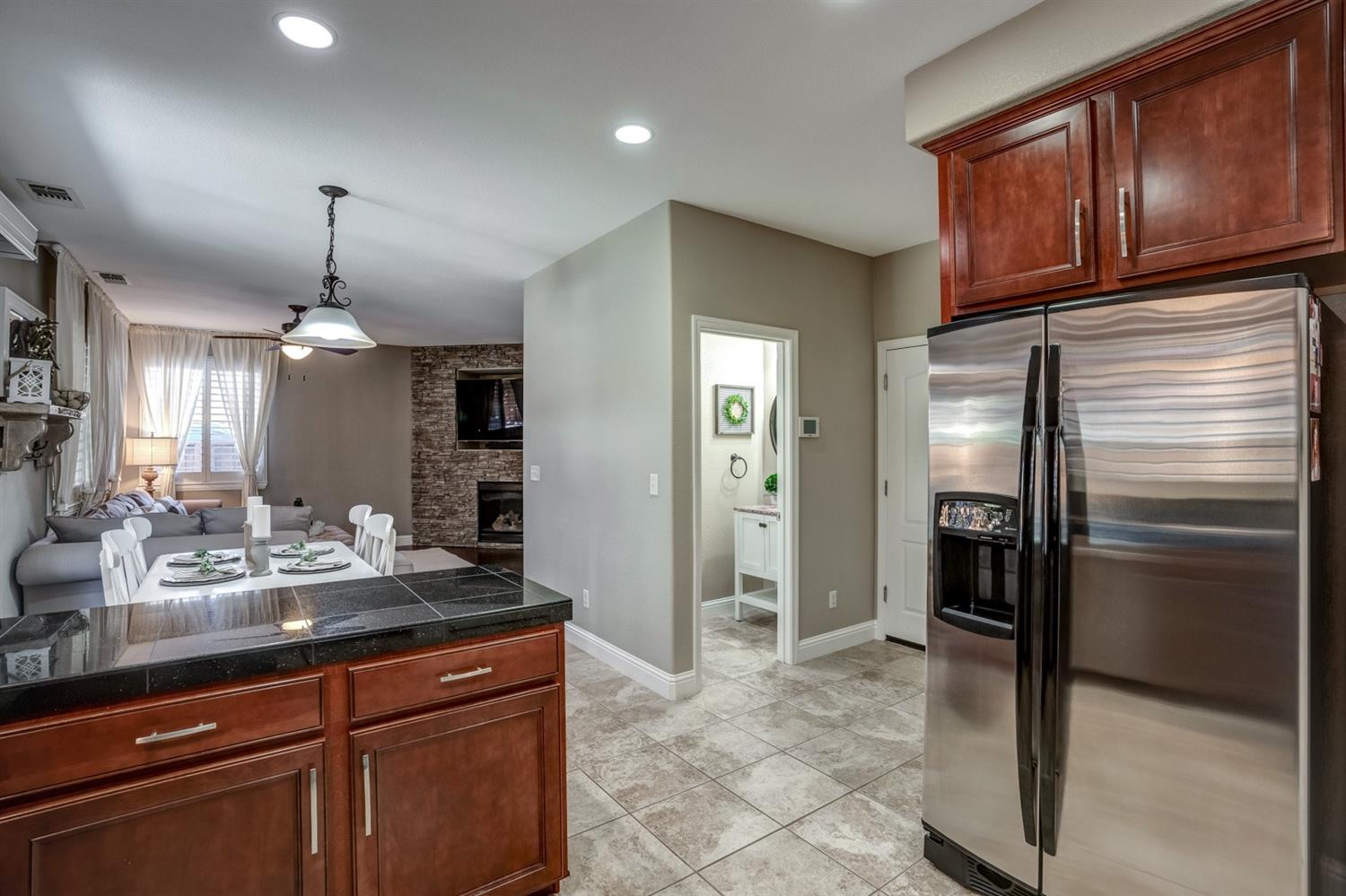 692 Blueberry Lane Madera, CA 93638 - Photo 15 of 43