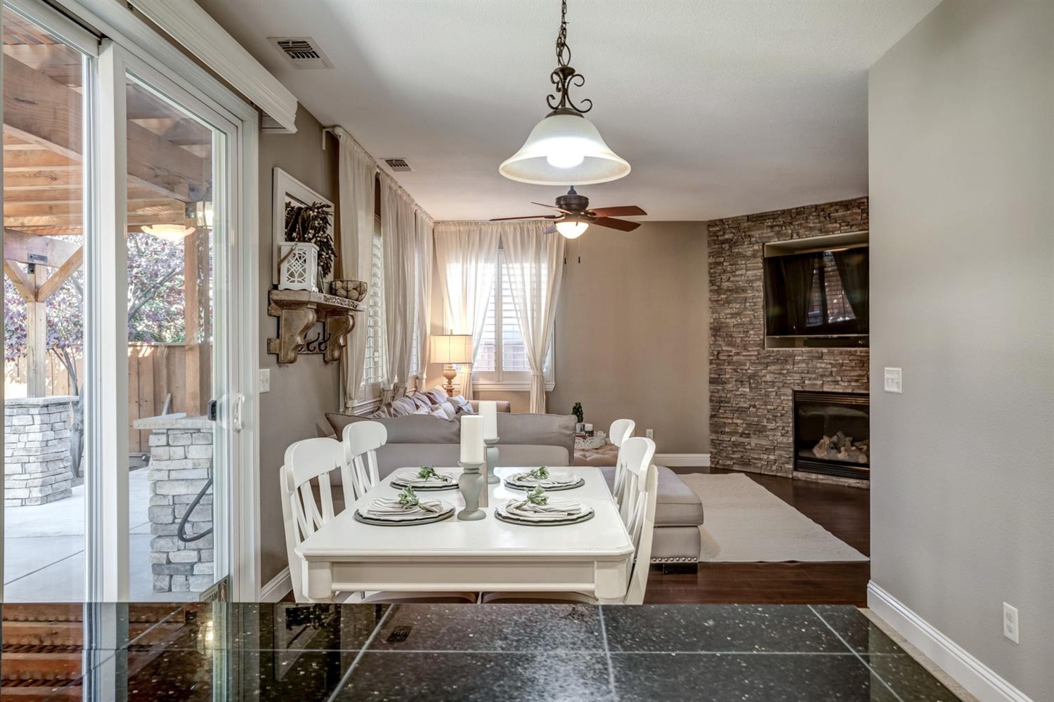 692 Blueberry Lane Madera, CA 93638 - Photo 16 of 43