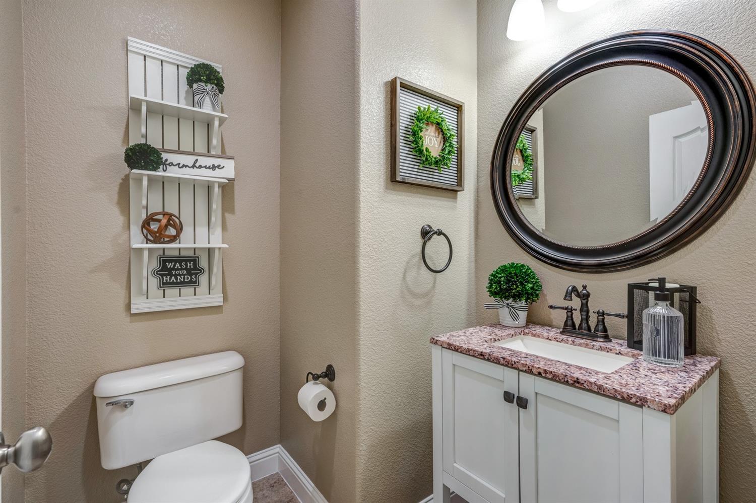 692 Blueberry Lane Madera, CA 93638 - Photo 17 of 43