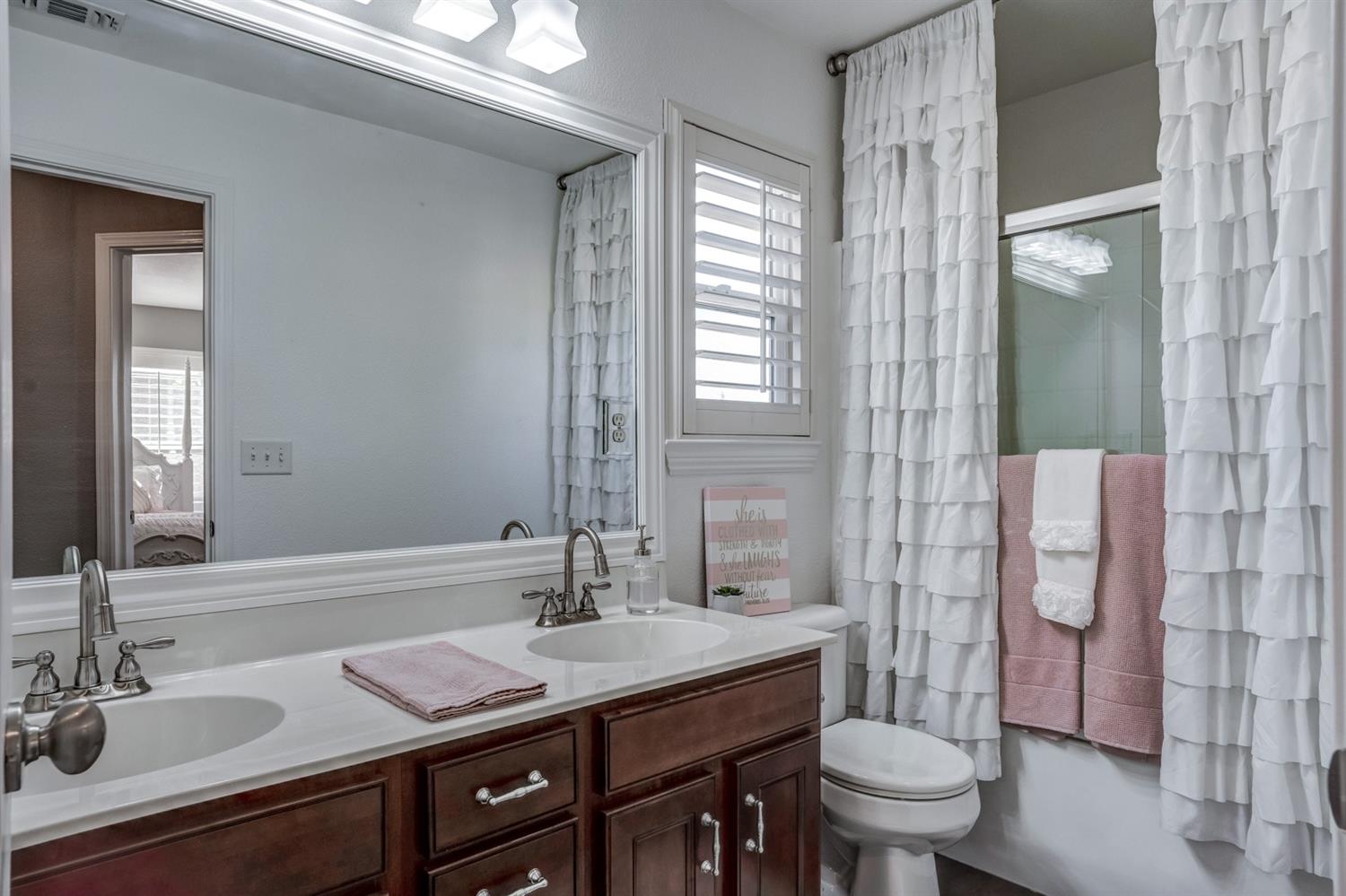 692 Blueberry Lane Madera, CA 93638 - Photo 22 of 43