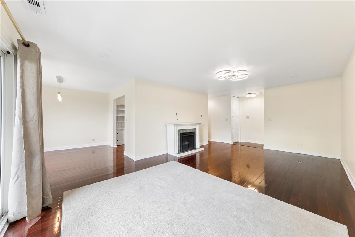 470 Raintree Court, Unit 3A Glen Ellyn, IL 60137 - Photo 2 of 11