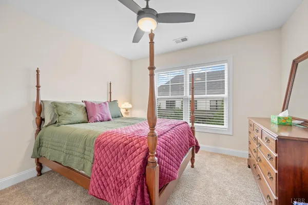 a view of a livingroom with an empty space