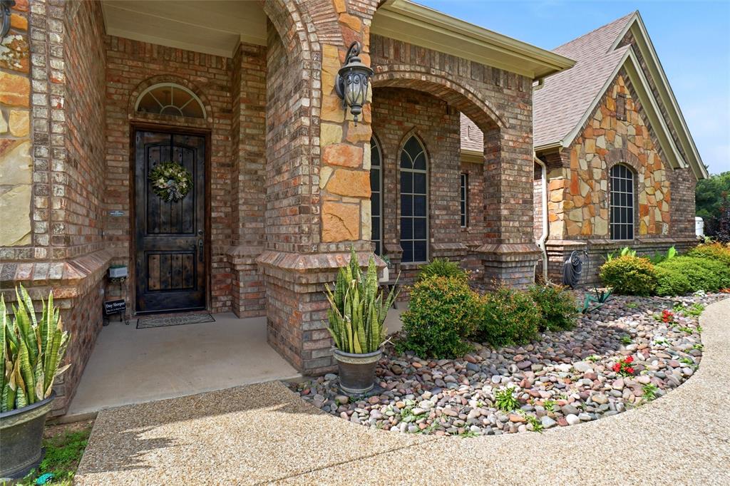 124 Carnes Court Springtown, TX 76082 - Photo 5 of 40 Knotty Alder Front Door