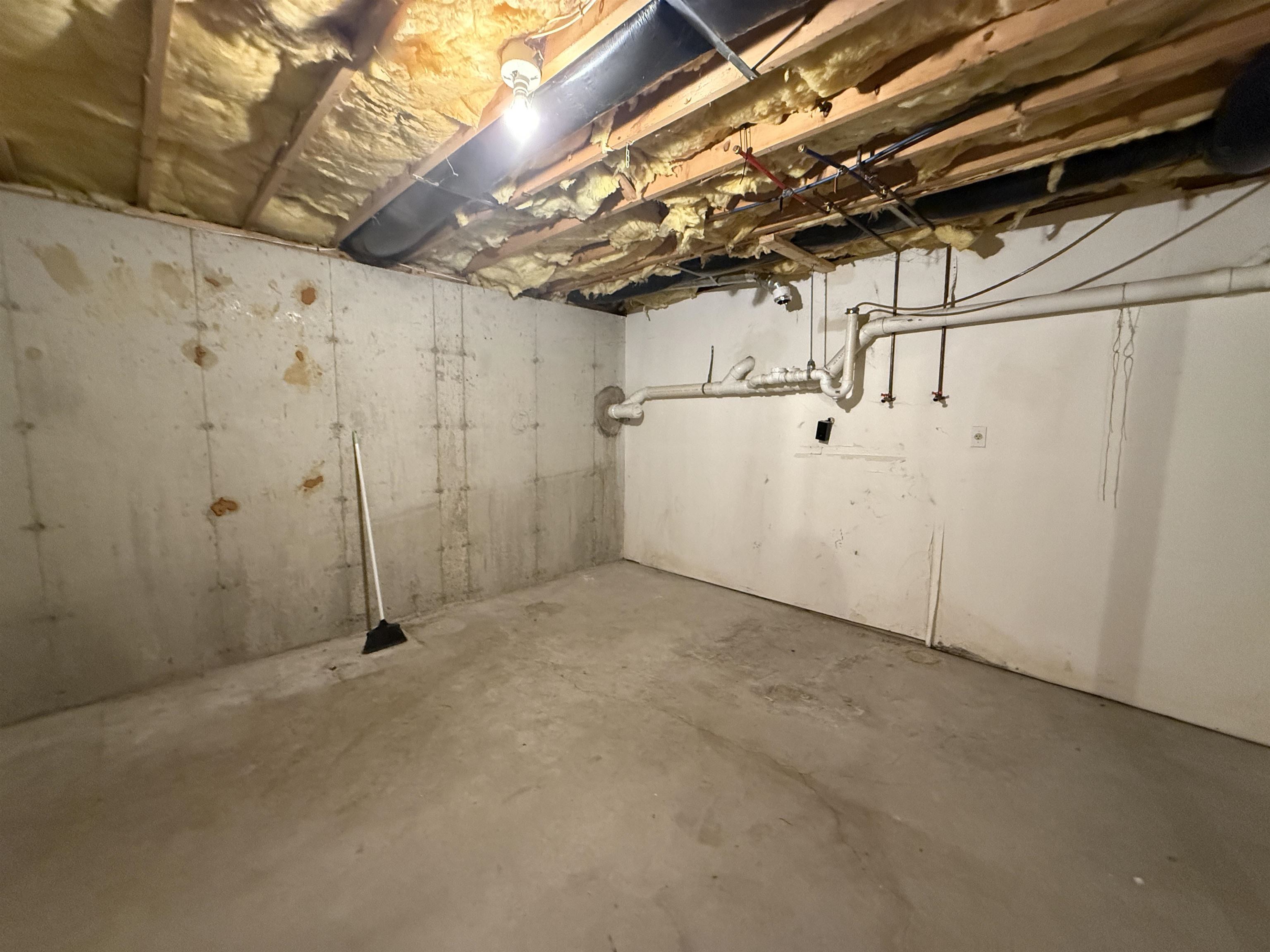 144 Main Street, Unit 2 Fremont, NH 03044 - Photo 19 of 25