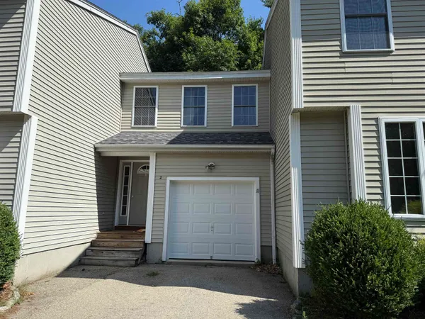 $3,000 | 144 Main Street, Unit 2, Fremont, NH 03044