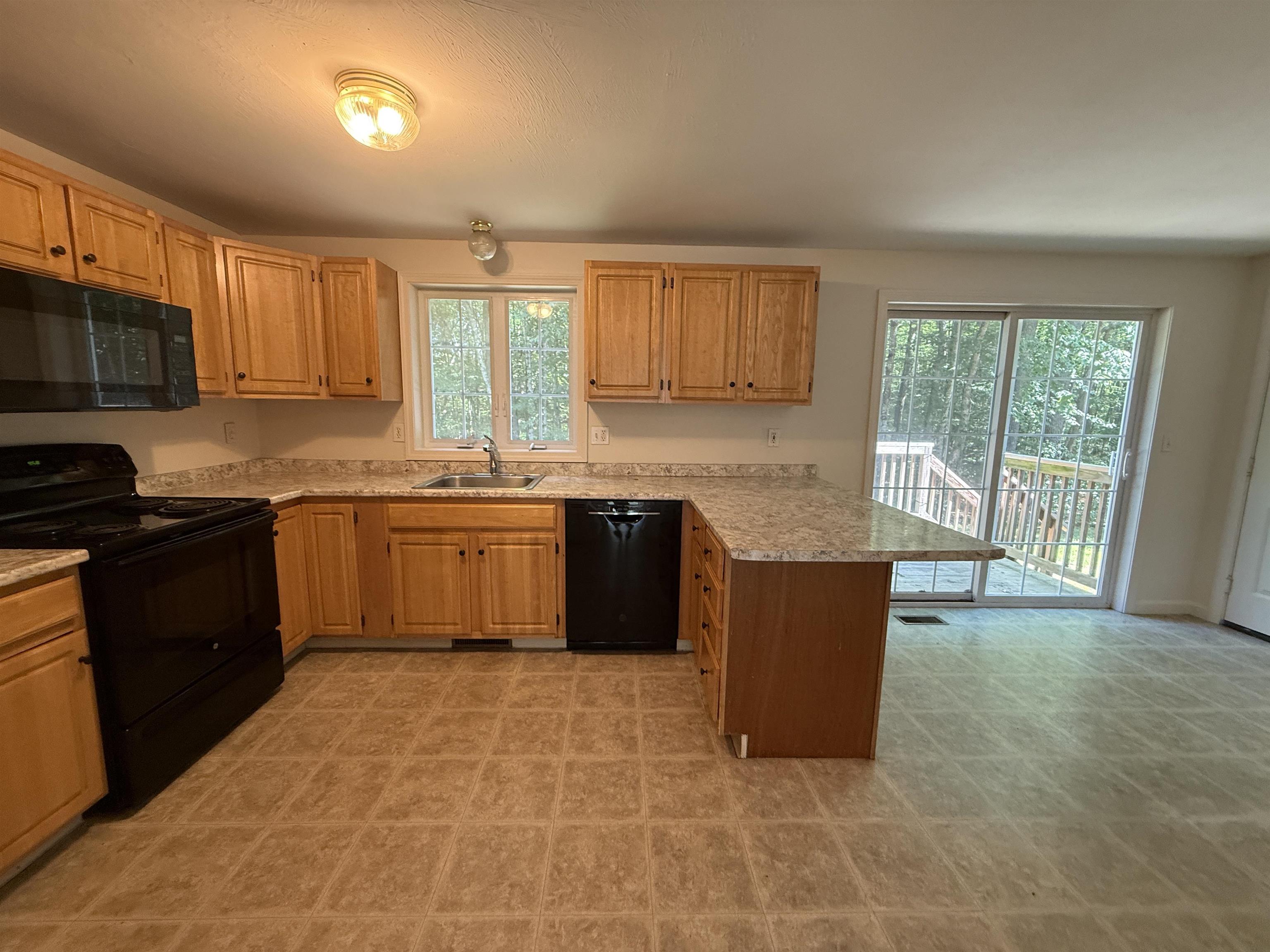 144 Main Street, Unit 2 Fremont, NH 03044 - Photo 4 of 25