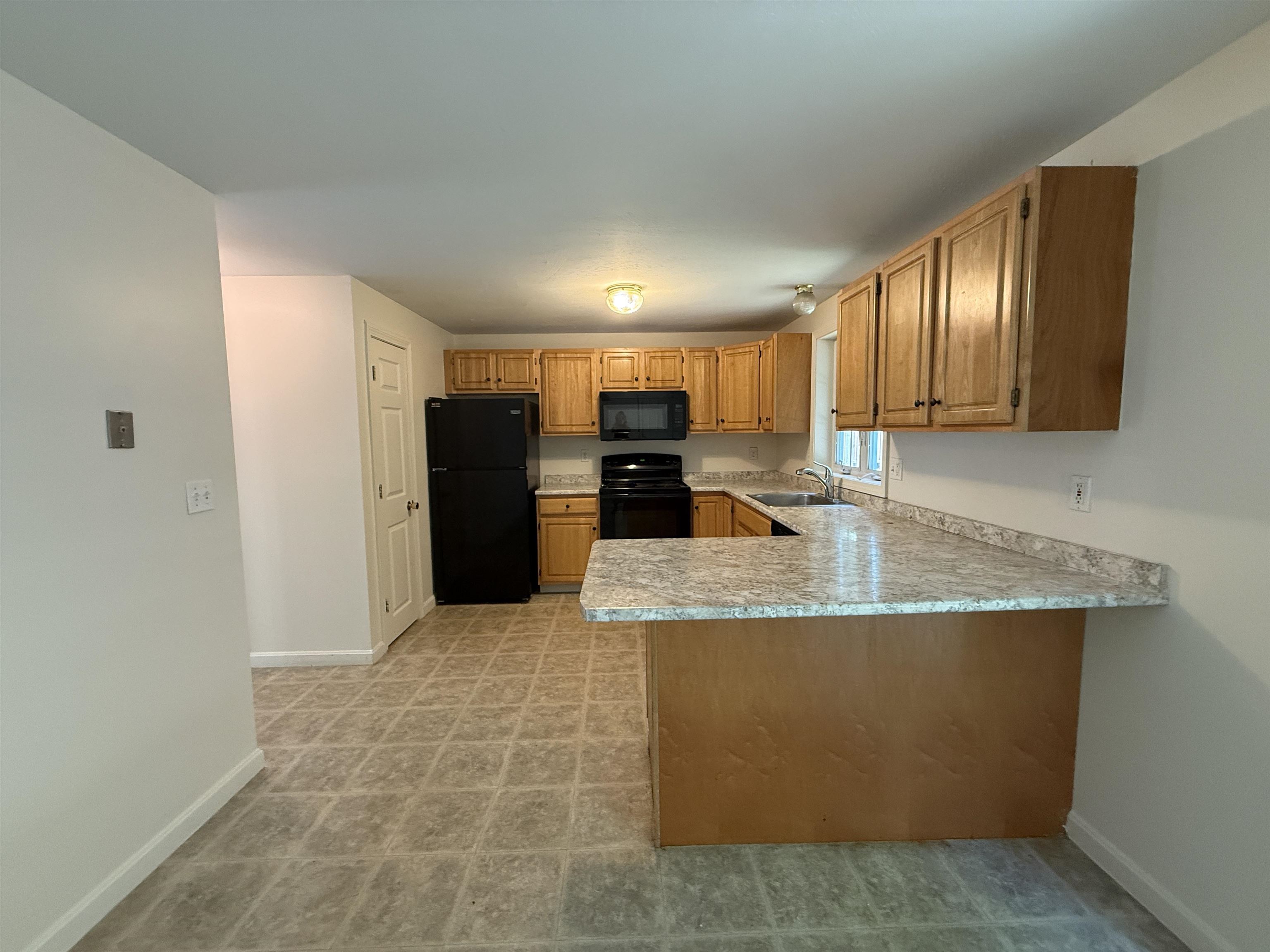 144 Main Street, Unit 2 Fremont, NH 03044 - Photo 6 of 25