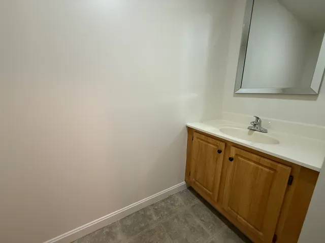 $3,000 | 144 Main Street, Unit 2, Fremont, NH 03044