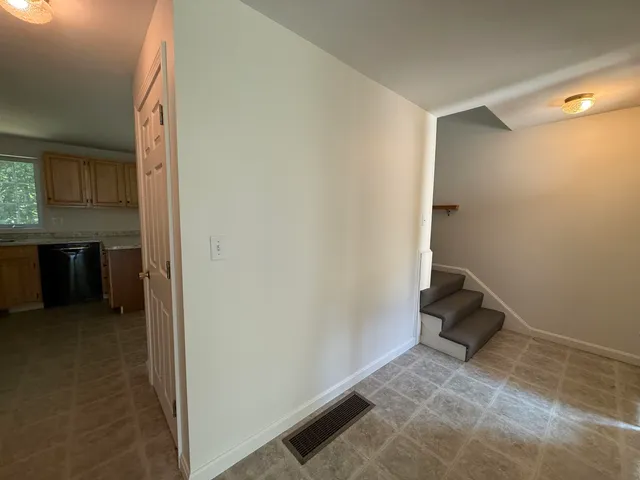 $3,000 | 144 Main Street, Unit 2, Fremont, NH 03044