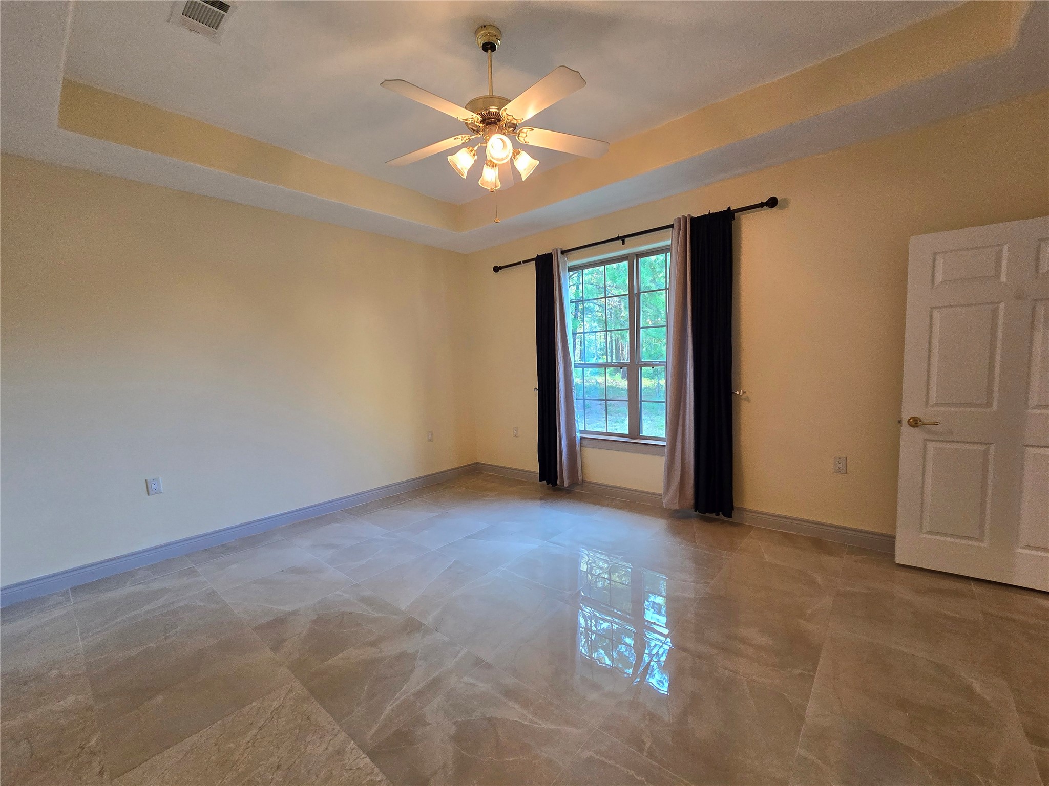 2002 White Doe Court Cleveland, TX 77328 - Photo 17 of 49