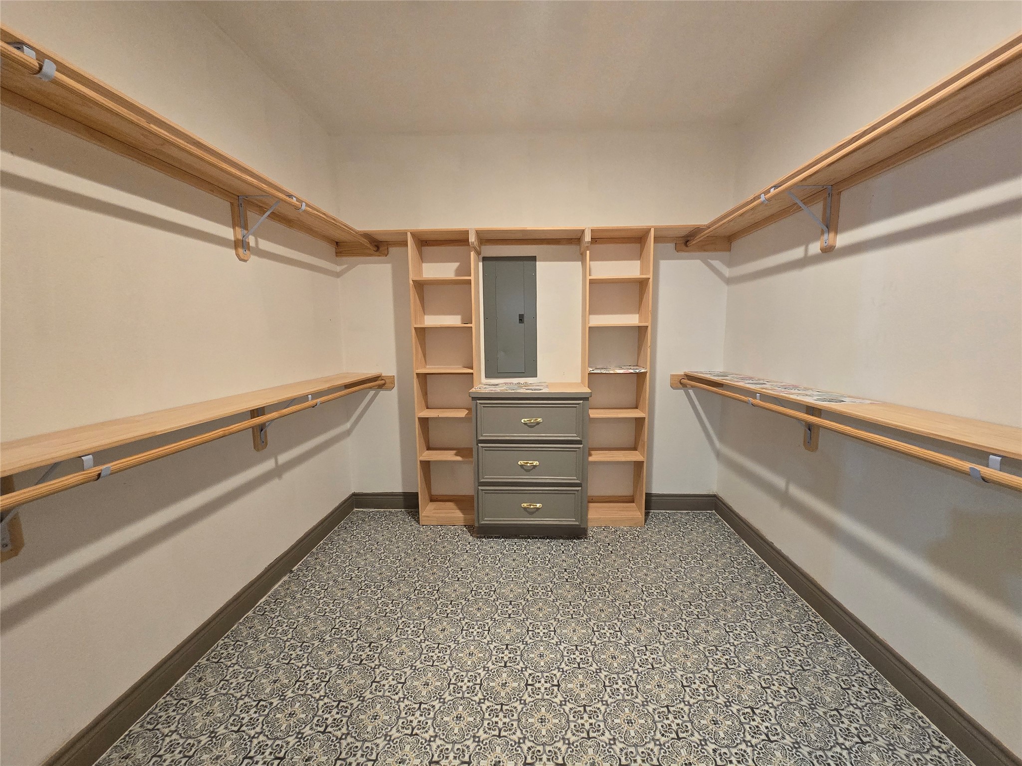 2002 White Doe Court Cleveland, TX 77328 - Photo 21 of 49