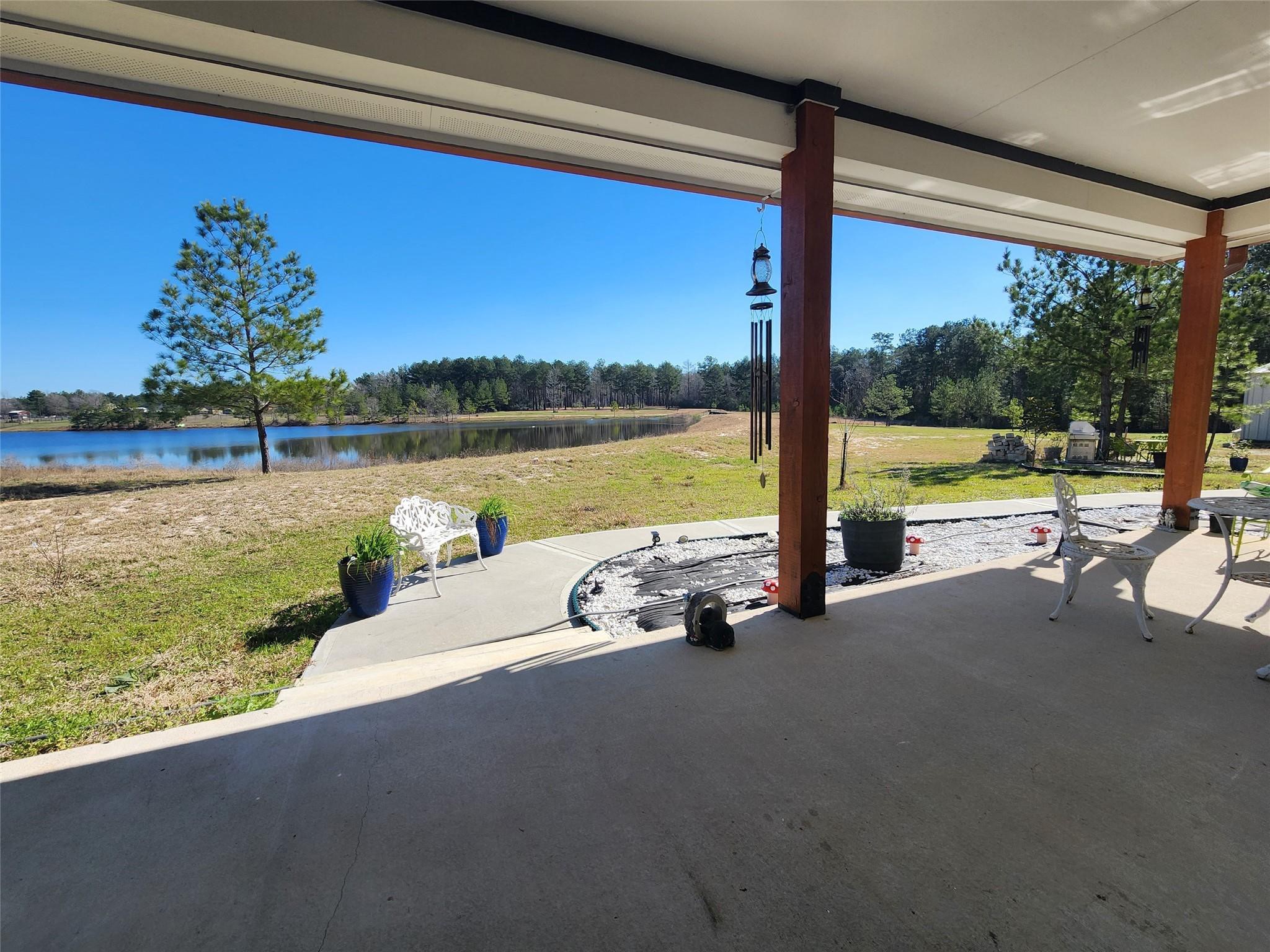 2002 White Doe Court Cleveland, TX 77328 - Photo 36 of 49