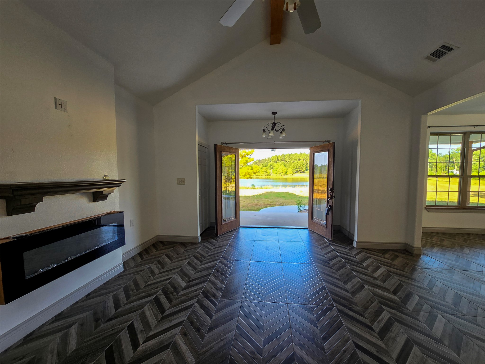 2002 White Doe Court Cleveland, TX 77328 - Photo 10 of 49