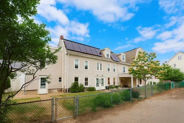 $3,600 | 18 Beacon Place, Unit 18, Melrose, MA 02176