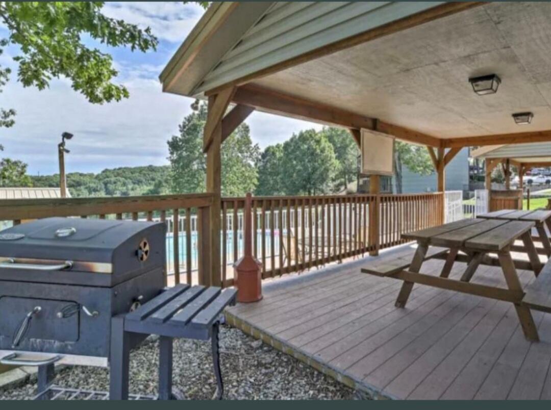550 Notch Lane, Unit 1 Reeds Spring, MO 65737 - Photo 27 of 33 pic nic area