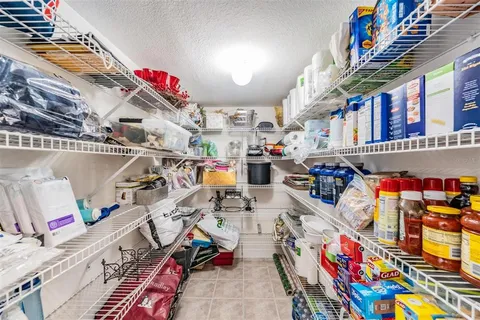 $695,000 | 19119 Mandarin Grove Place, Tampa, FL 33647