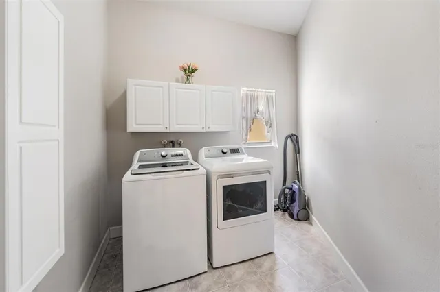 $695,000 | 19119 Mandarin Grove Place, Tampa, FL 33647