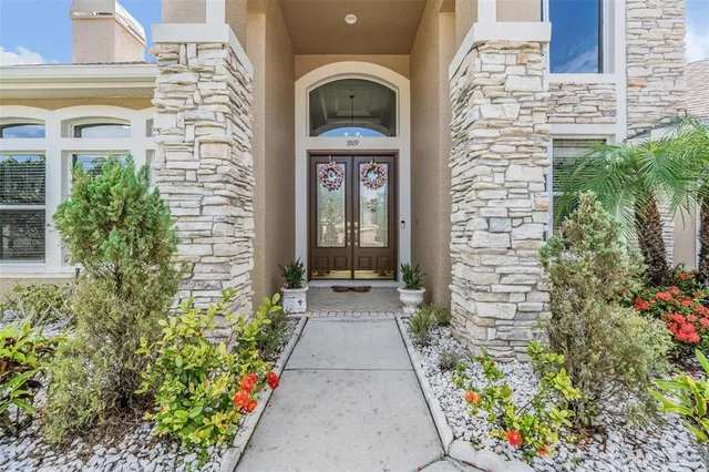 $695,000 | 19119 Mandarin Grove Place, Tampa, FL 33647