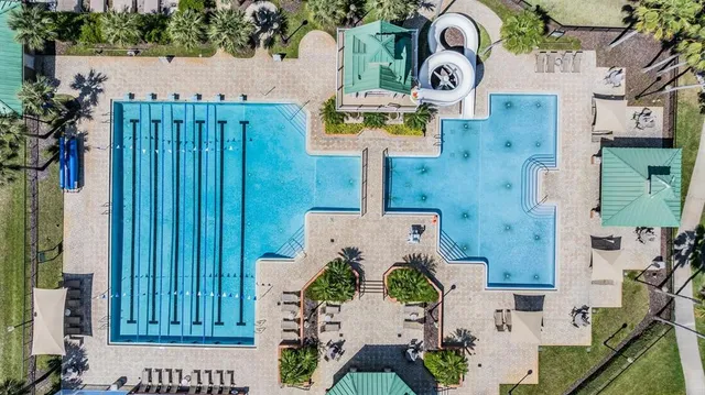 $695,000 | 19119 Mandarin Grove Place, Tampa, FL 33647