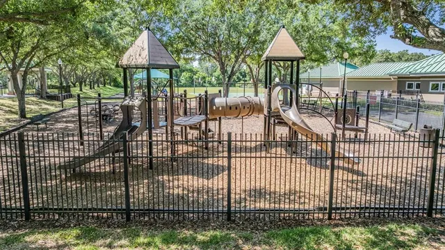 $695,000 | 19119 Mandarin Grove Place, Tampa, FL 33647