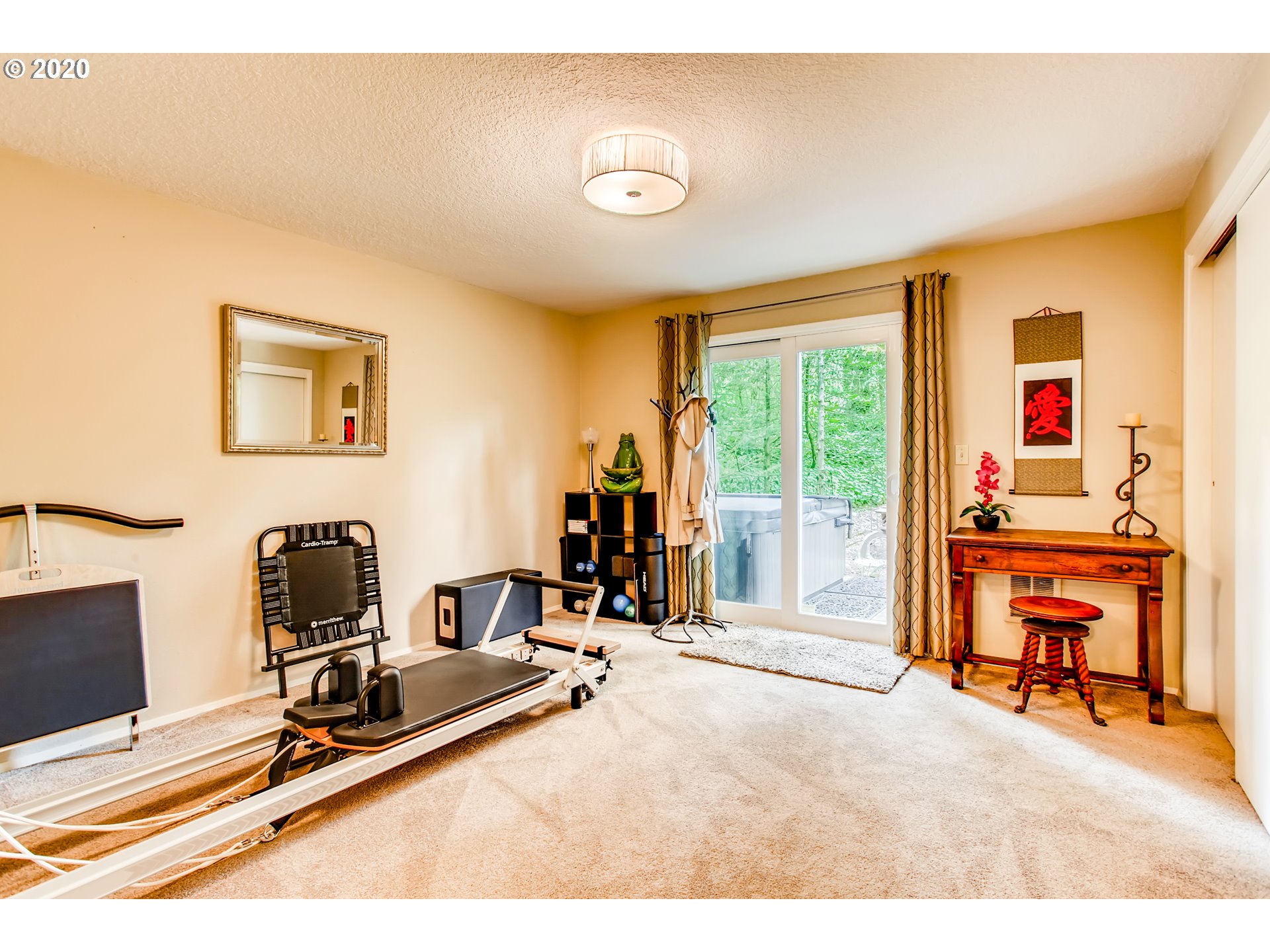 5557 Southwest Multnomah Boulevard Portland, OR 97219 - Photo 14 of 21