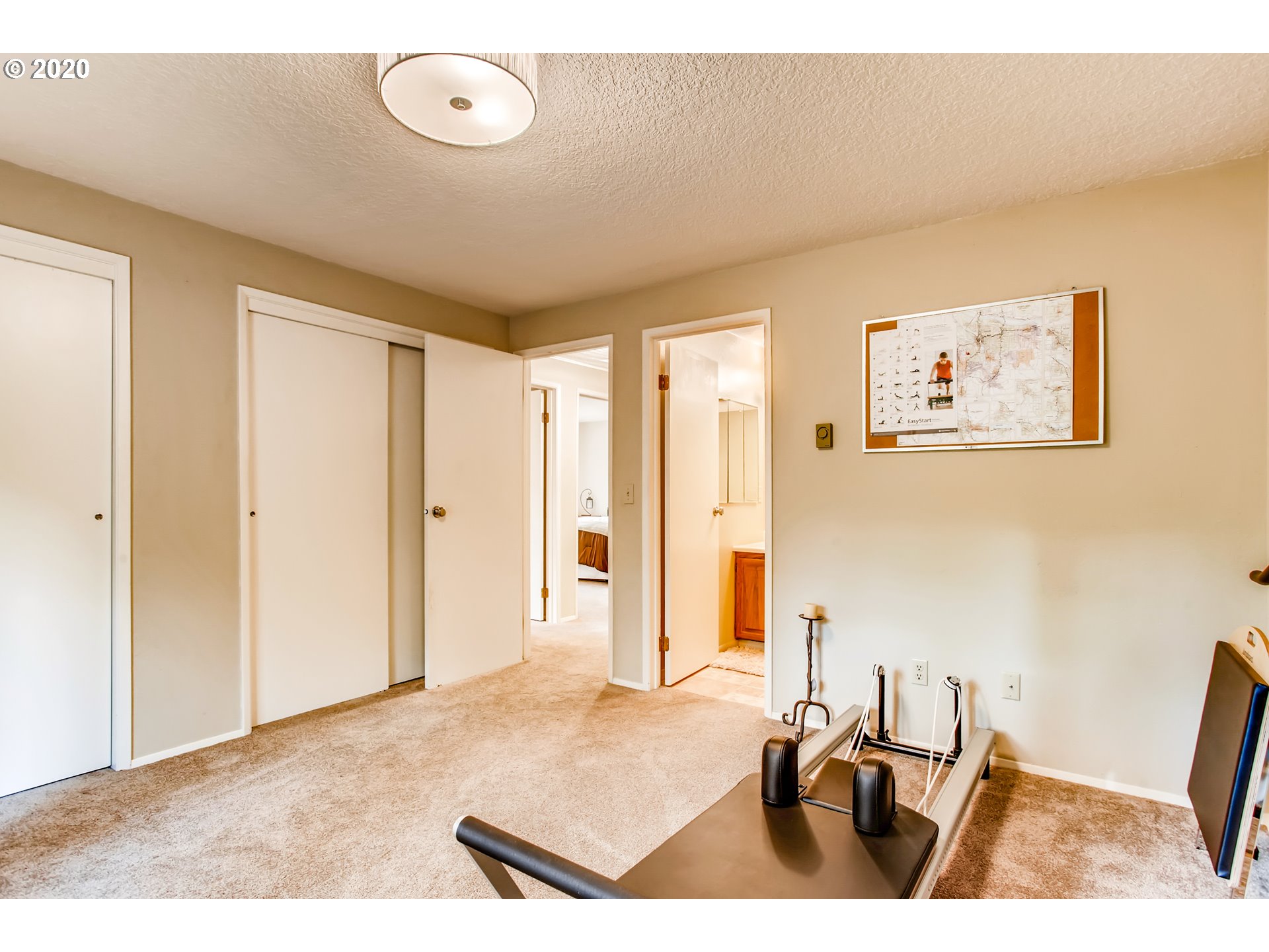 5557 Southwest Multnomah Boulevard Portland, OR 97219 - Photo 15 of 21