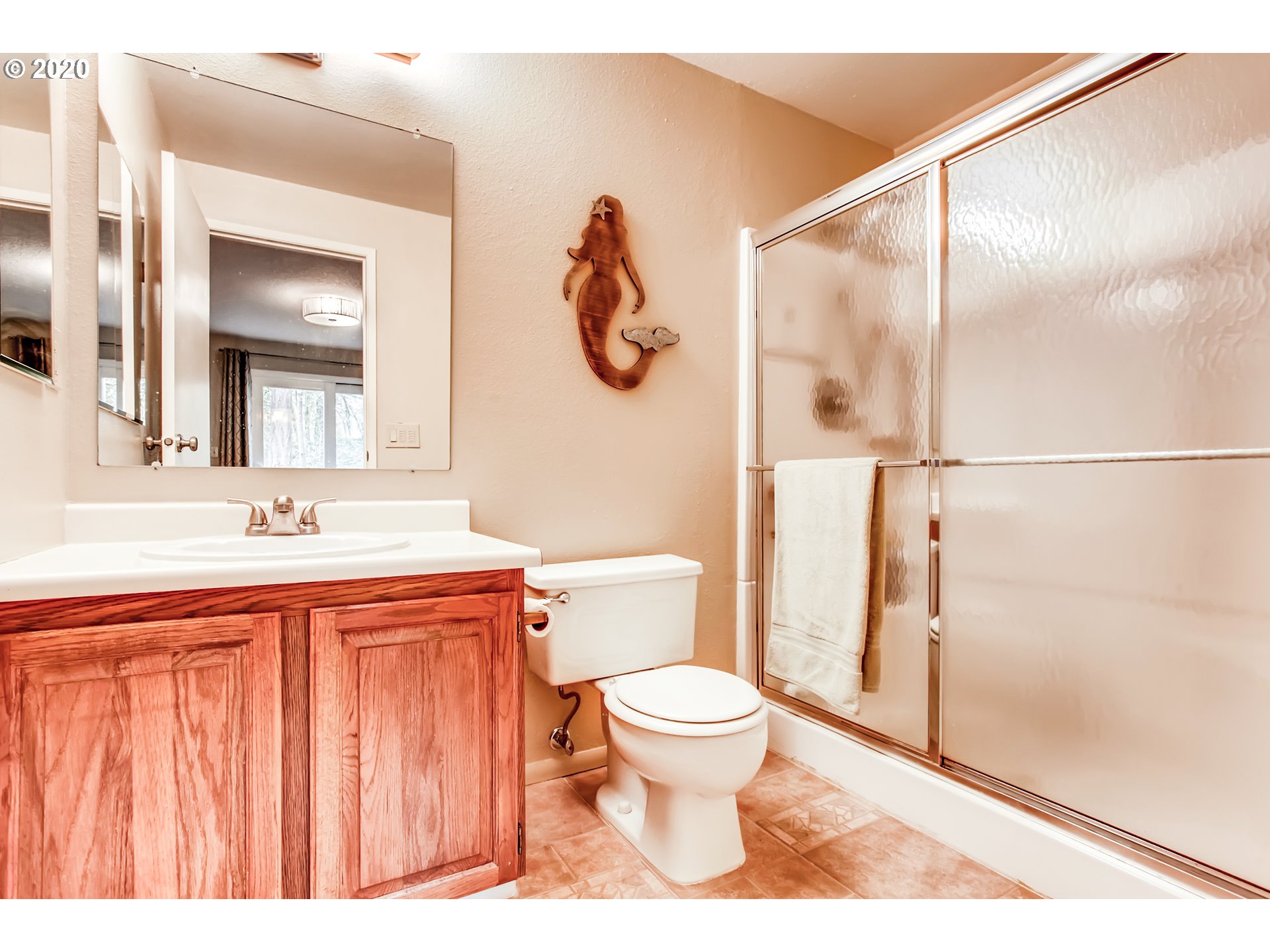 5557 Southwest Multnomah Boulevard Portland, OR 97219 - Photo 16 of 21