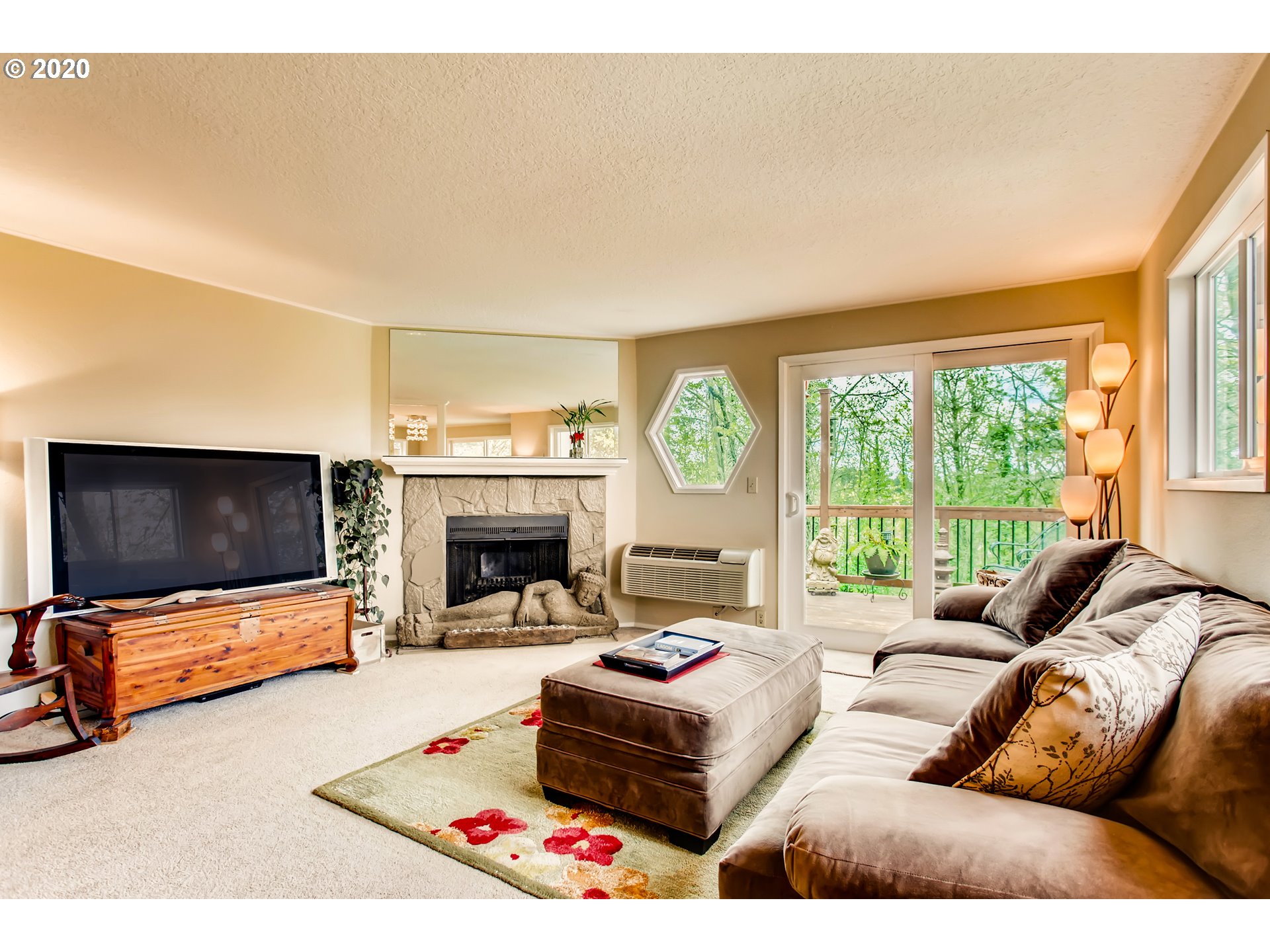 5557 Southwest Multnomah Boulevard Portland, OR 97219 - Photo 5 of 21