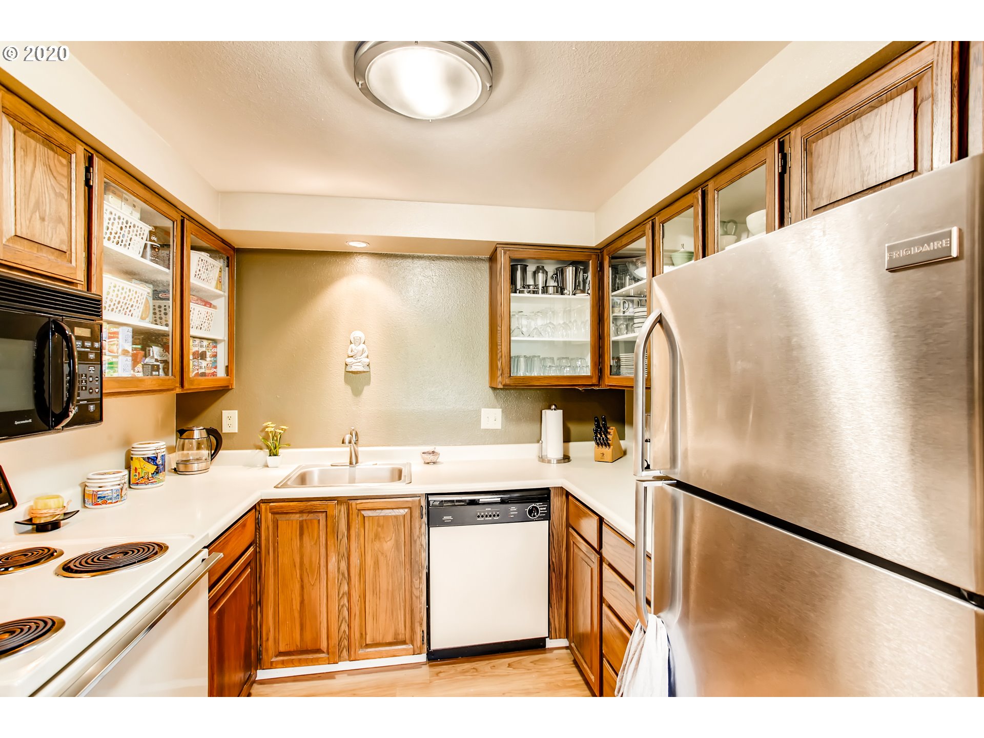 5557 Southwest Multnomah Boulevard Portland, OR 97219 - Photo 8 of 21