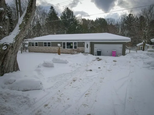 $279,000 | 5279 West Lakewood Road, Whitehall, MI 49461