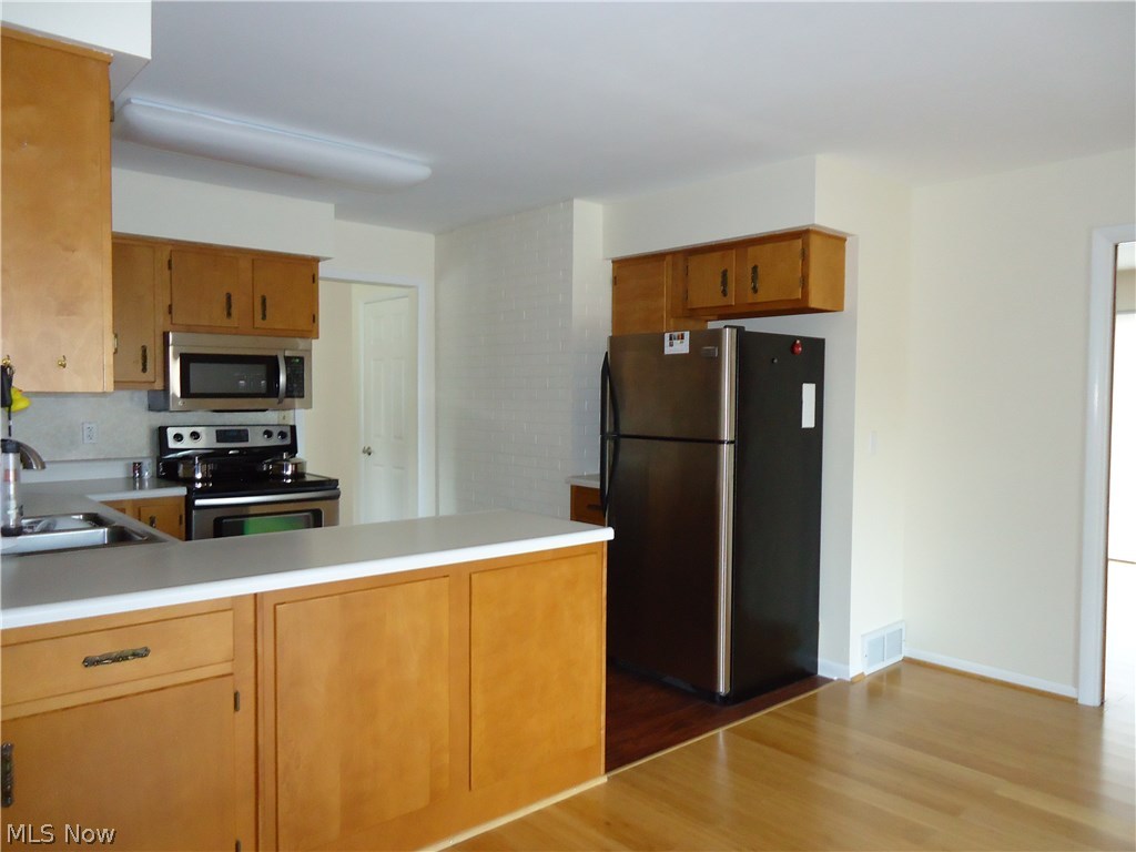 4410 Beach Club Road Port Clinton, OH 43452 - Photo 12 of 22 Gallery Image 12