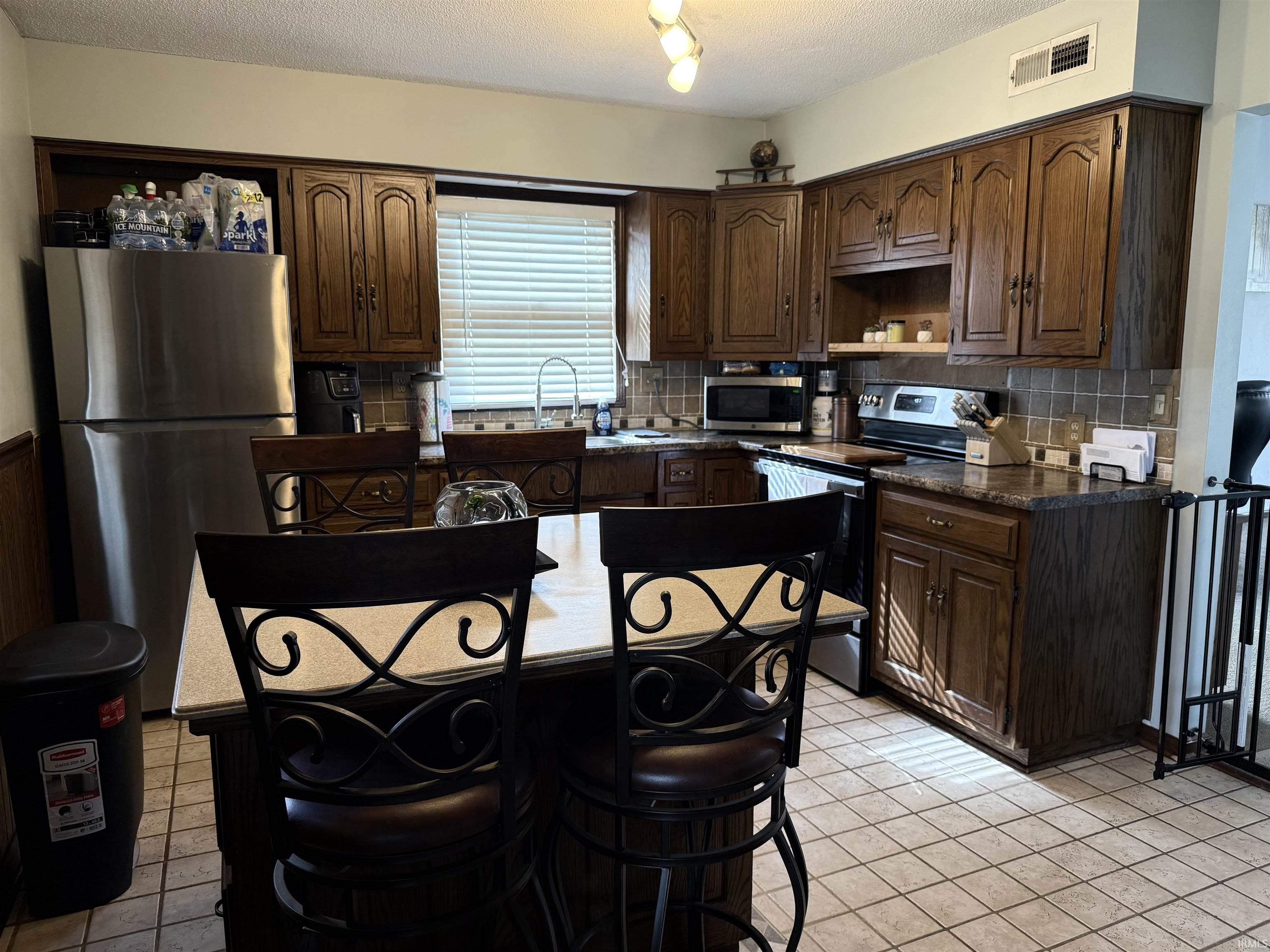 121 Berkley Court Decatur, IN 46733 - Photo 6 of 32