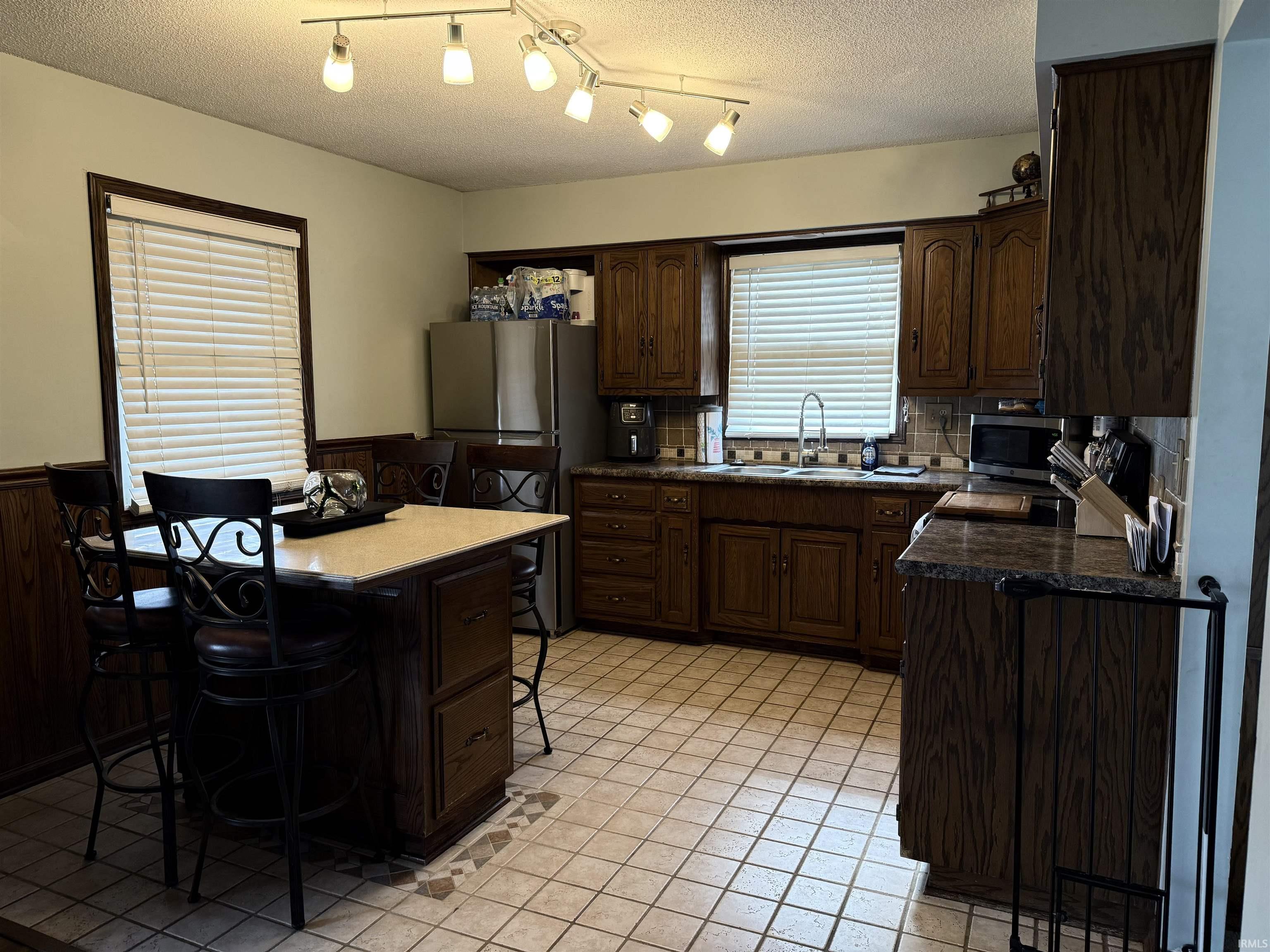 121 Berkley Court Decatur, IN 46733 - Photo 7 of 32