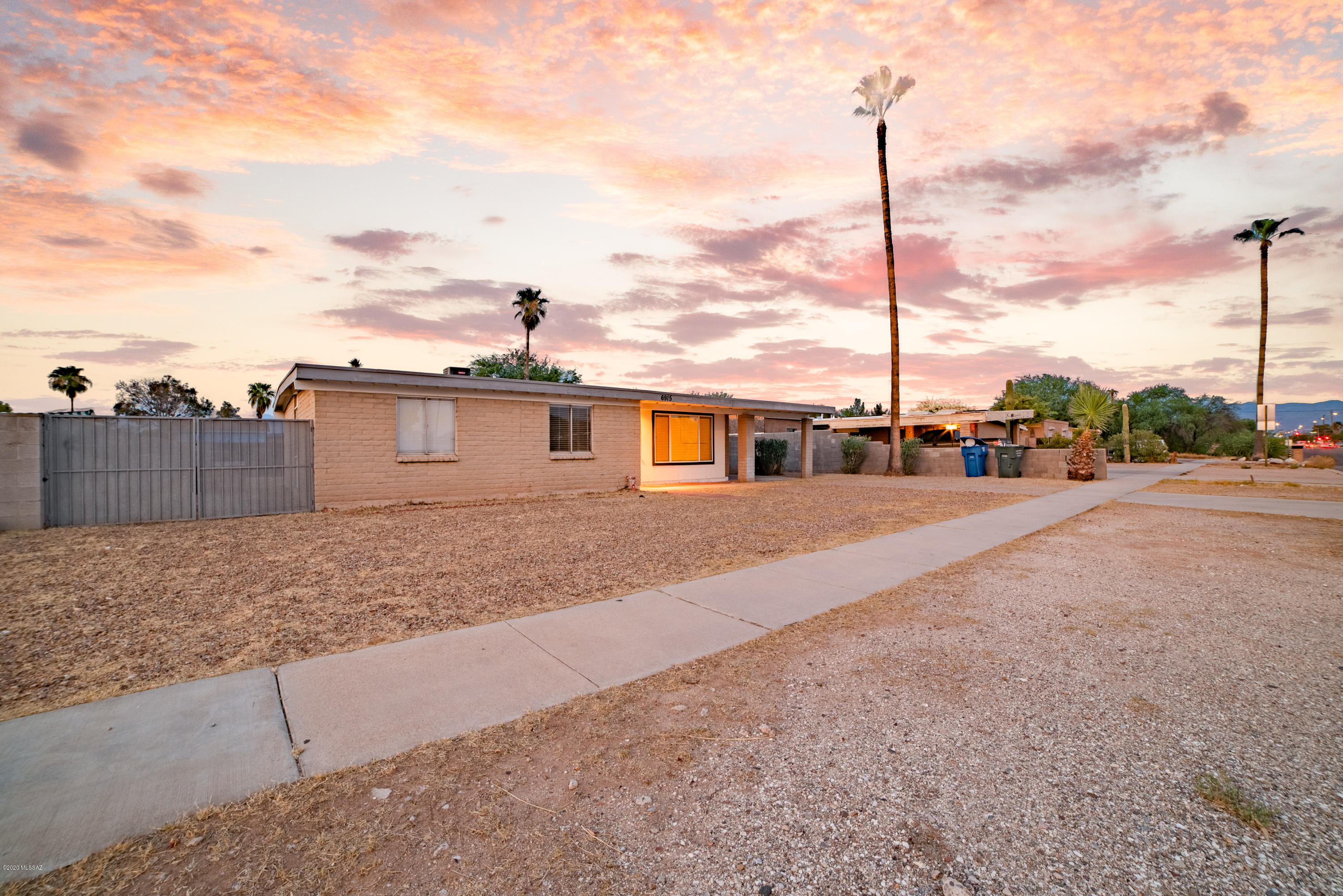 6915 East Stella Road Tucson, AZ 85730 - Photo 2 of 27 Gallery Image 2