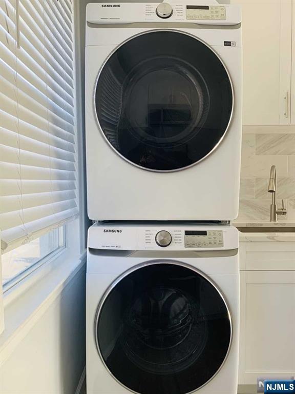 487 Summit Avenue, Unit 2 Fort Lee, NJ 07024 - Photo 8 of 17 a close up view of washer and dryer