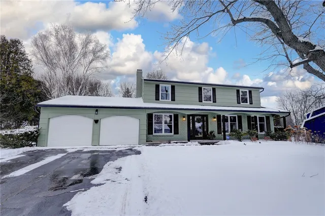 $485,000 | 27 Crestview Drive, Pittsford, NY 14534