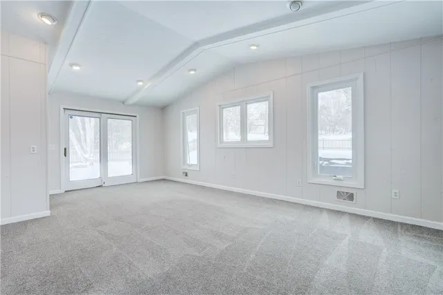 $485,000 | 27 Crestview Drive, Pittsford, NY 14534