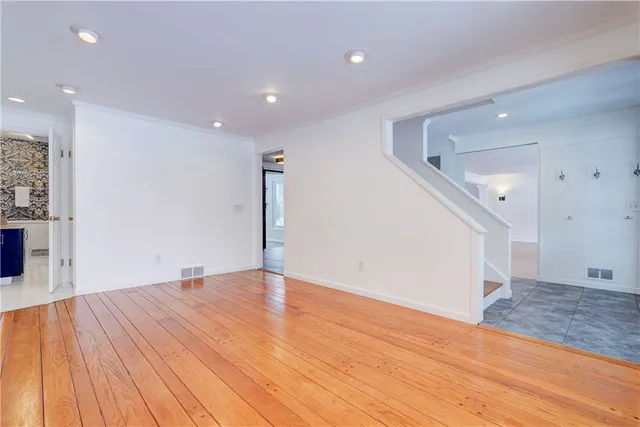 $485,000 | 27 Crestview Drive, Pittsford, NY 14534