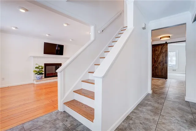 $485,000 | 27 Crestview Drive, Pittsford, NY 14534