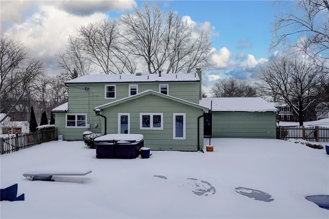 $485,000 | 27 Crestview Drive, Pittsford, NY 14534